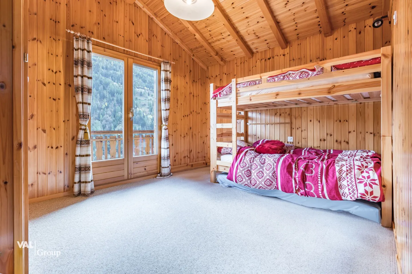 Charming chalet in the Val d'Hérens - Photo 11 of 13