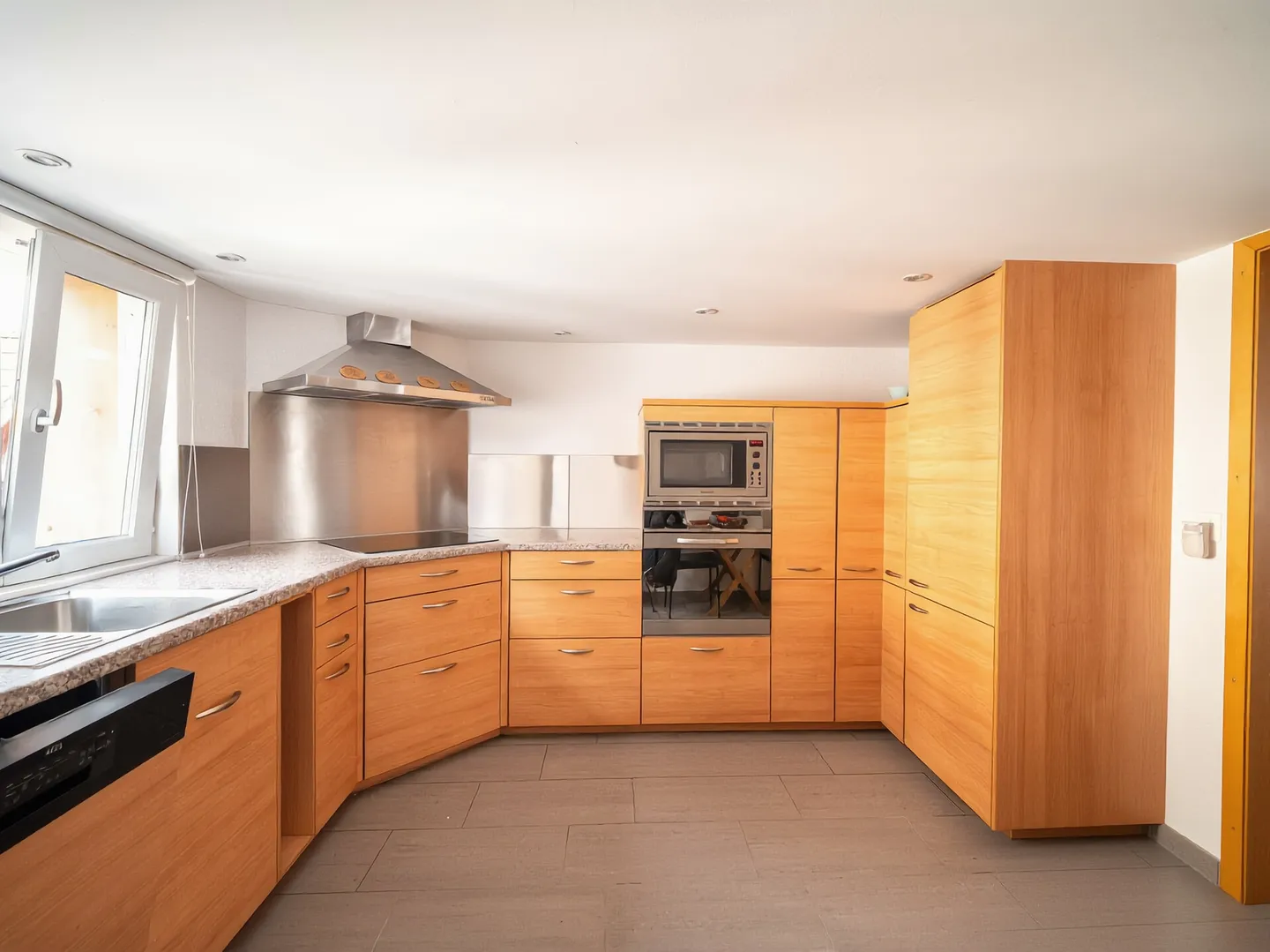 Charmant immeuble multifamilial - Photo 2 sur 2