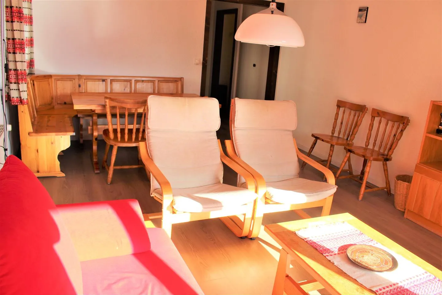 Spacious and bright 3.5-room apartment - Mountain view - Good location - Photo 3 of 10