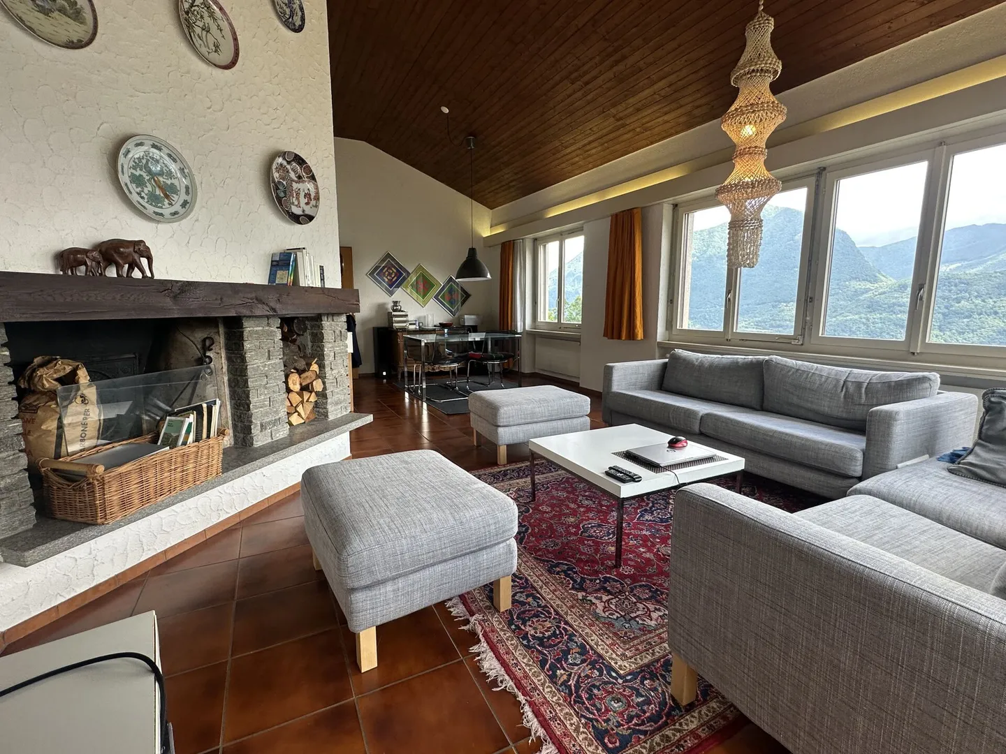 Haus umgeben von Grün mit atemberaubendem Seeblick - Foto 3 von 5