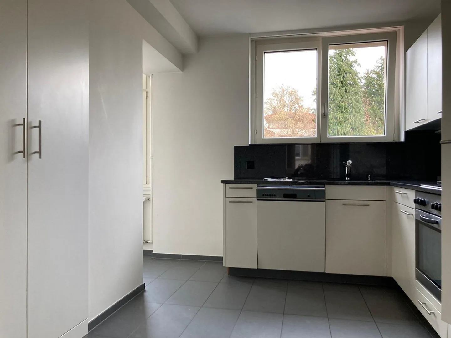 Appartamento centrale di 6 stanze con fascino - Foto 2 di 10