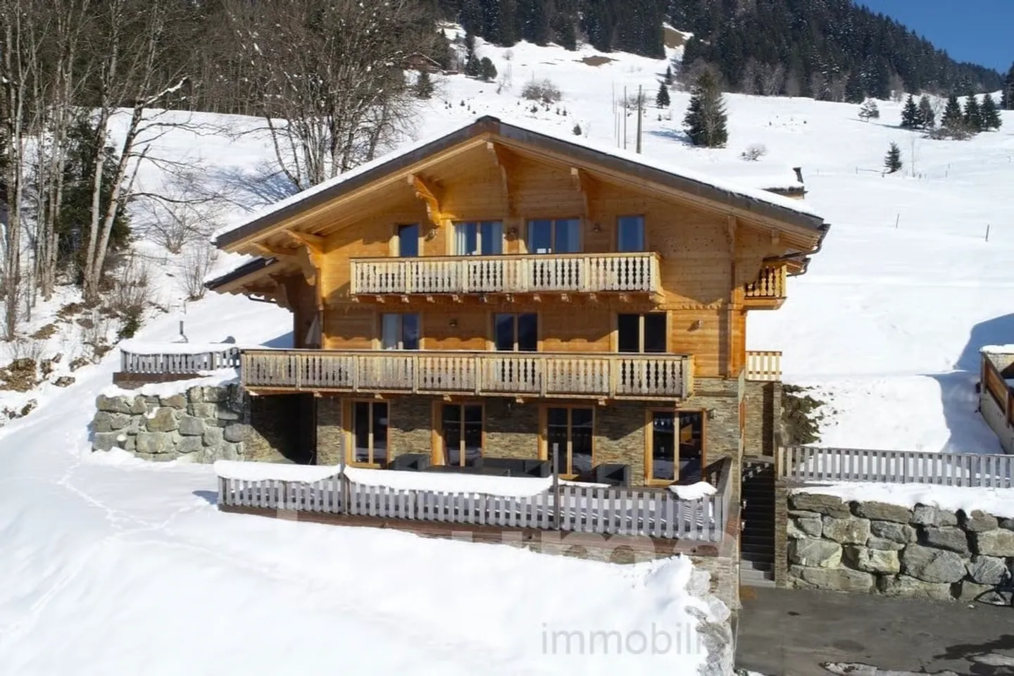 Chalet de deux logements - Foto 1 di 13