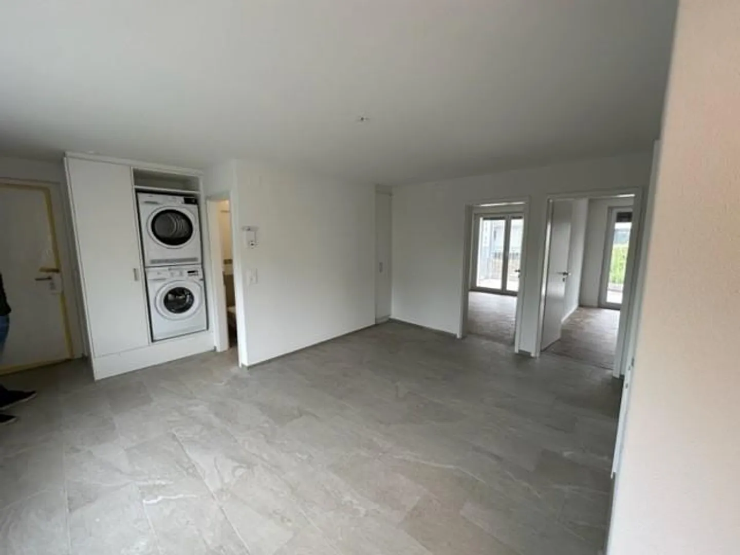 Modernes Apartment mit Balkon - Foto 3 von 6