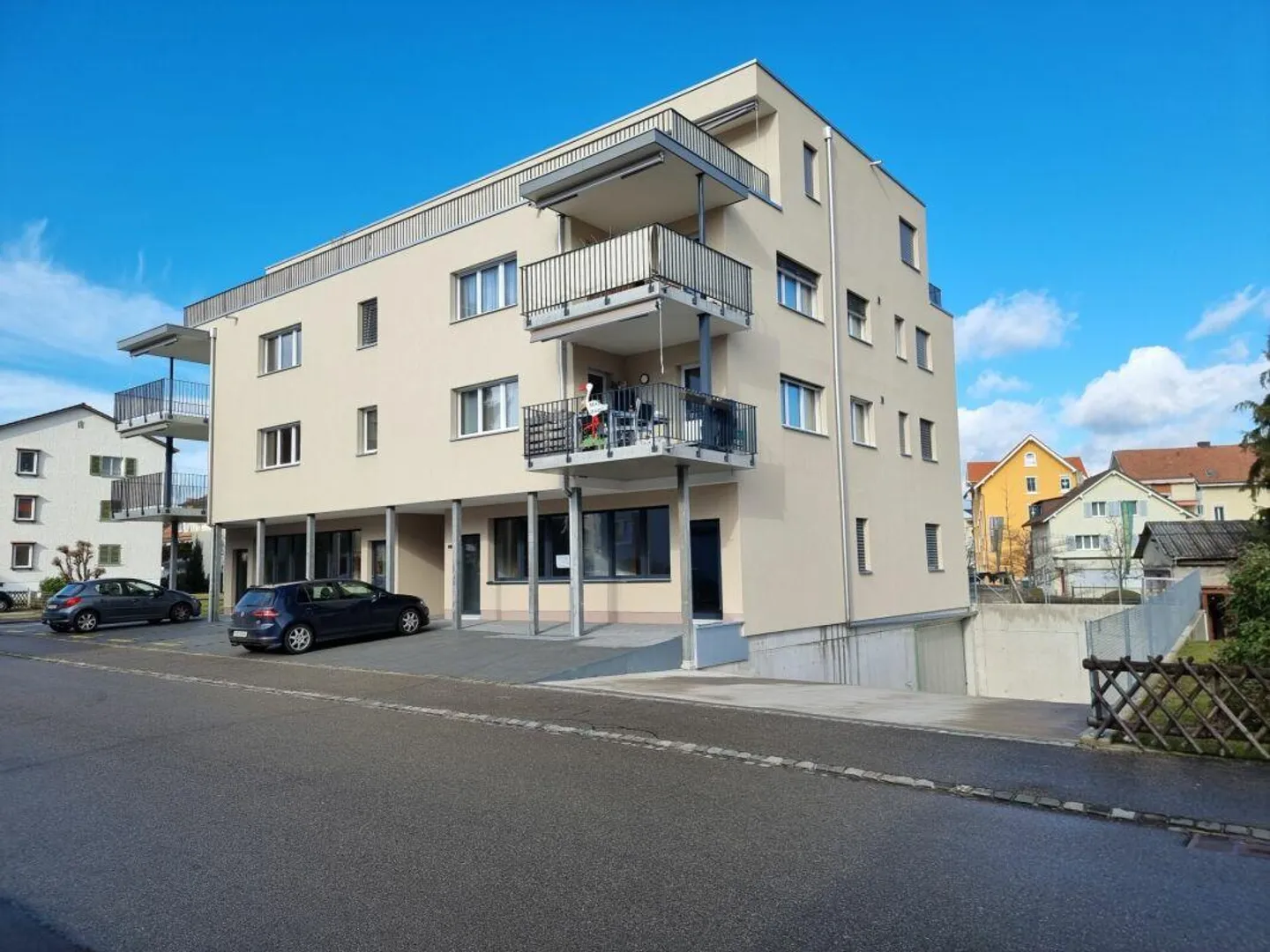 Modern 3.5 room apartment in a central location - Photo 1 of 10