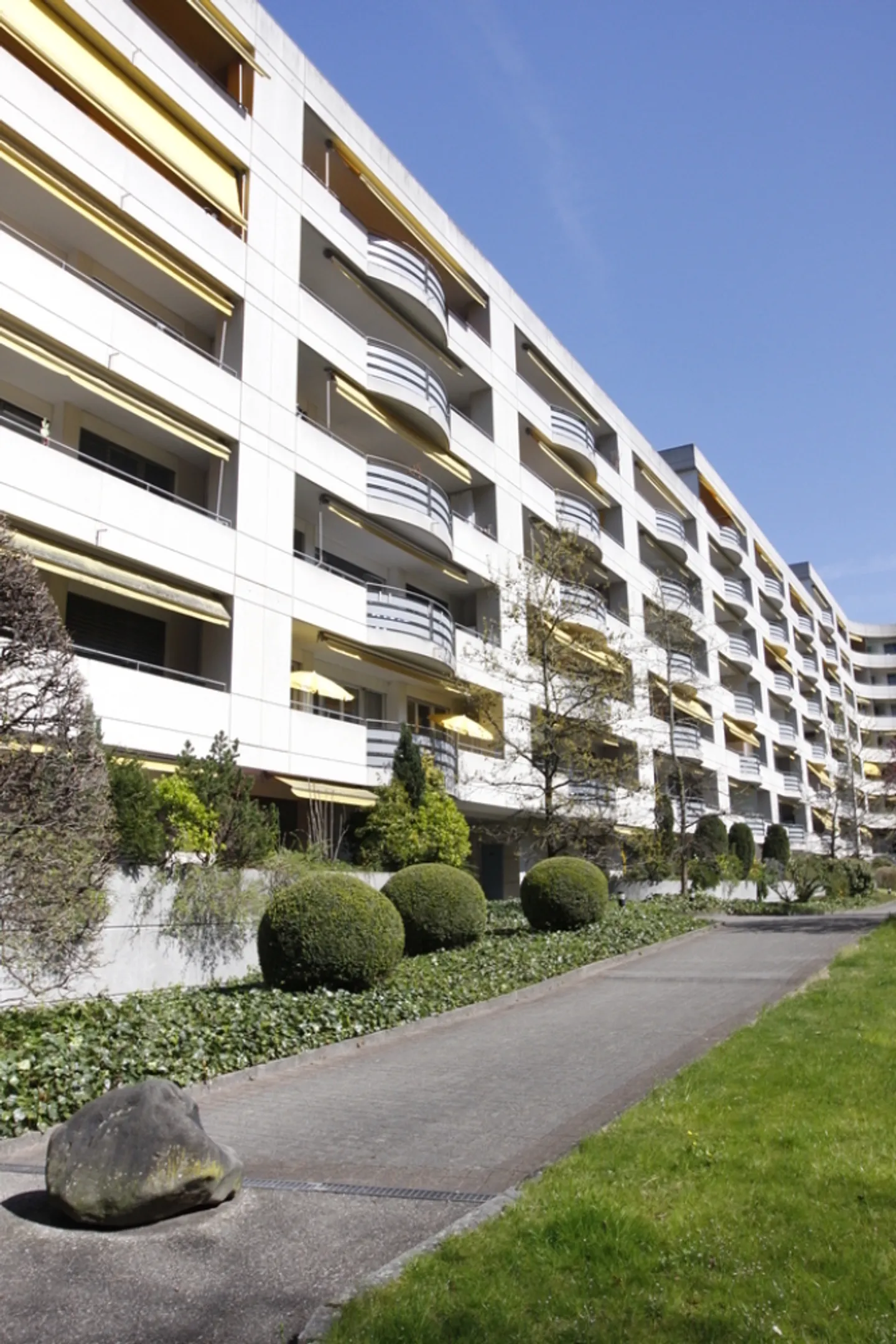 Parking space - Photo 3 of 6