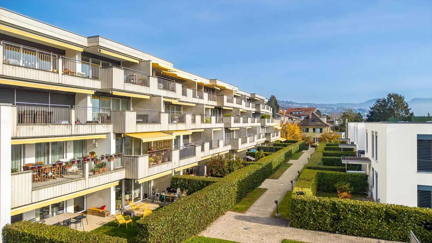 Wunderschöne 3,5 Zimmer mit großem Balkon - Foto 1 von 12