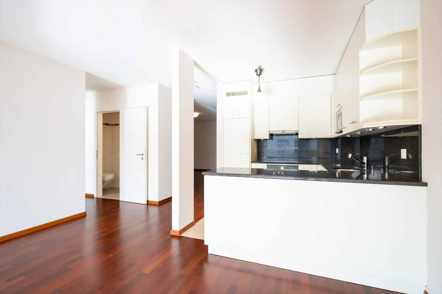 Wunderschöne 3,5 Zimmer mit großem Balkon - Foto 4 von 12