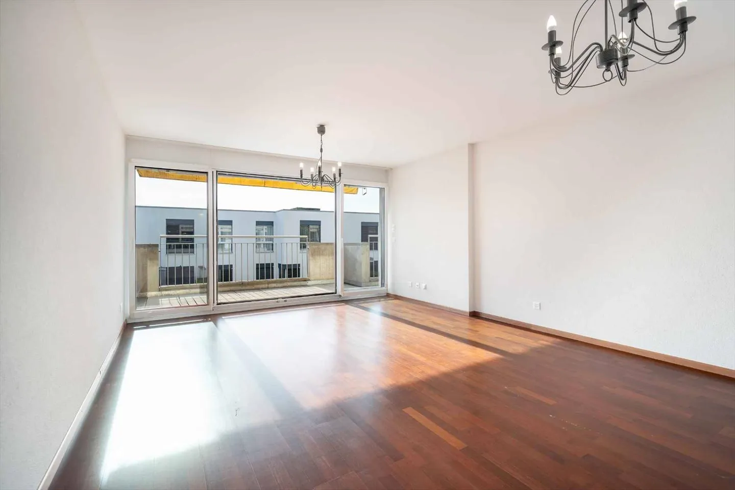 Wunderschöne 3,5 Zimmer mit großem Balkon - Foto 6 von 12