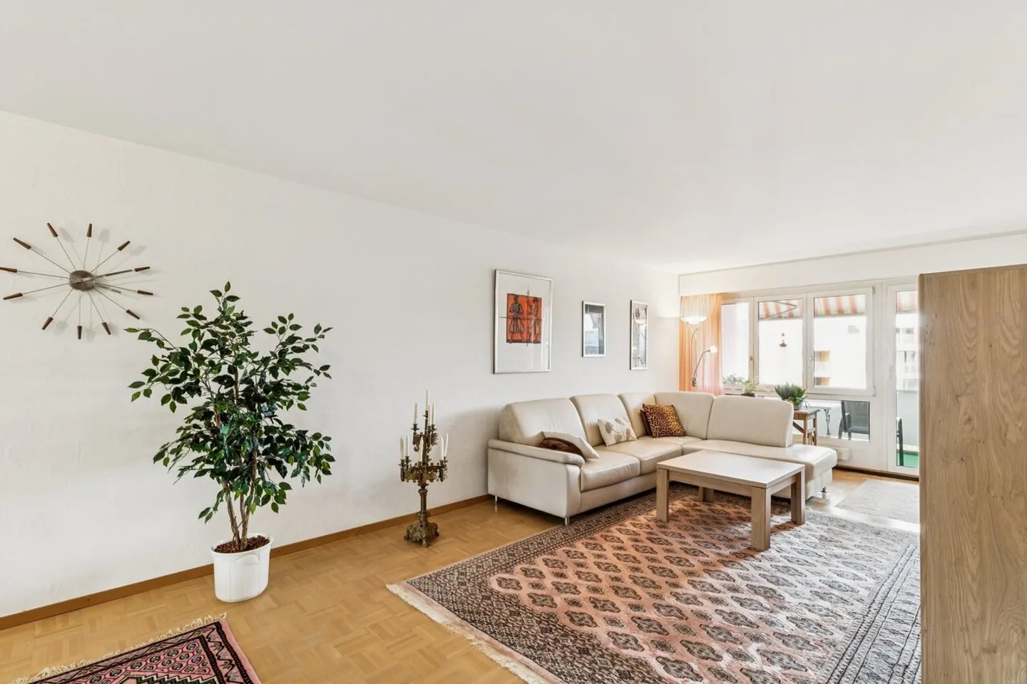 Appartement lumineux avec vue partielle sur le lac et potentiel - Photo 1 sur 5