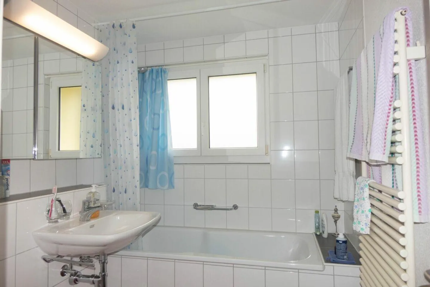 Modernes Apartment mit grossem Balkon - Foto 2 von 7