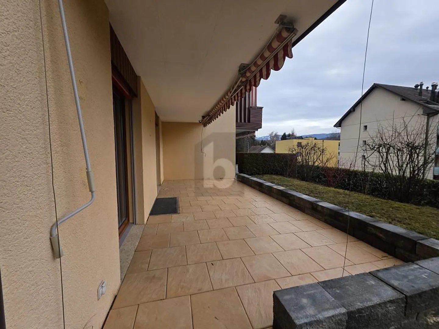 IDEAL GELEGEN MIT PRIVATER TERRASSE - Foto 3 von 6