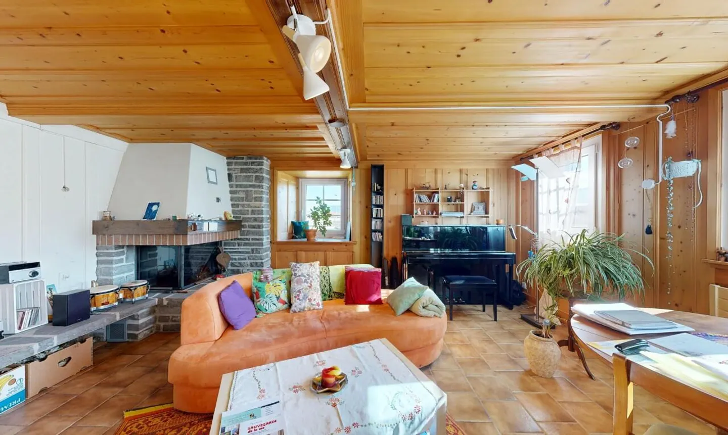 Geräumiges Haus mit großem Potenzial in ruhiger Lage - Foto 4 von 11