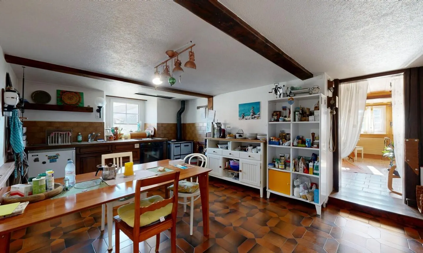 Geräumiges Haus mit großem Potenzial in ruhiger Lage - Foto 5 von 11