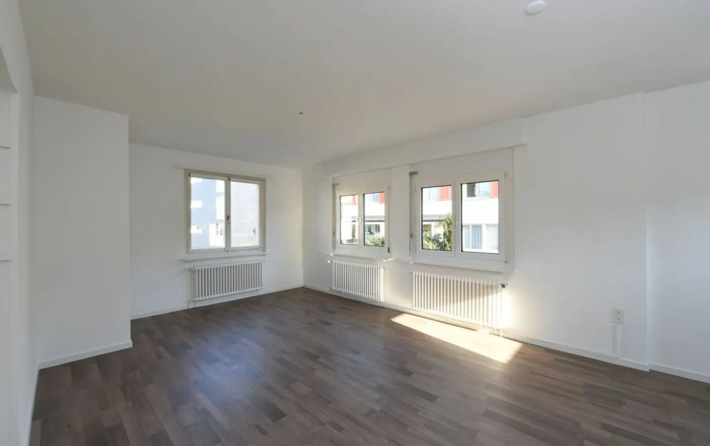 Attractive residential/commercial property in a panoramic location - Photo 4 of 18