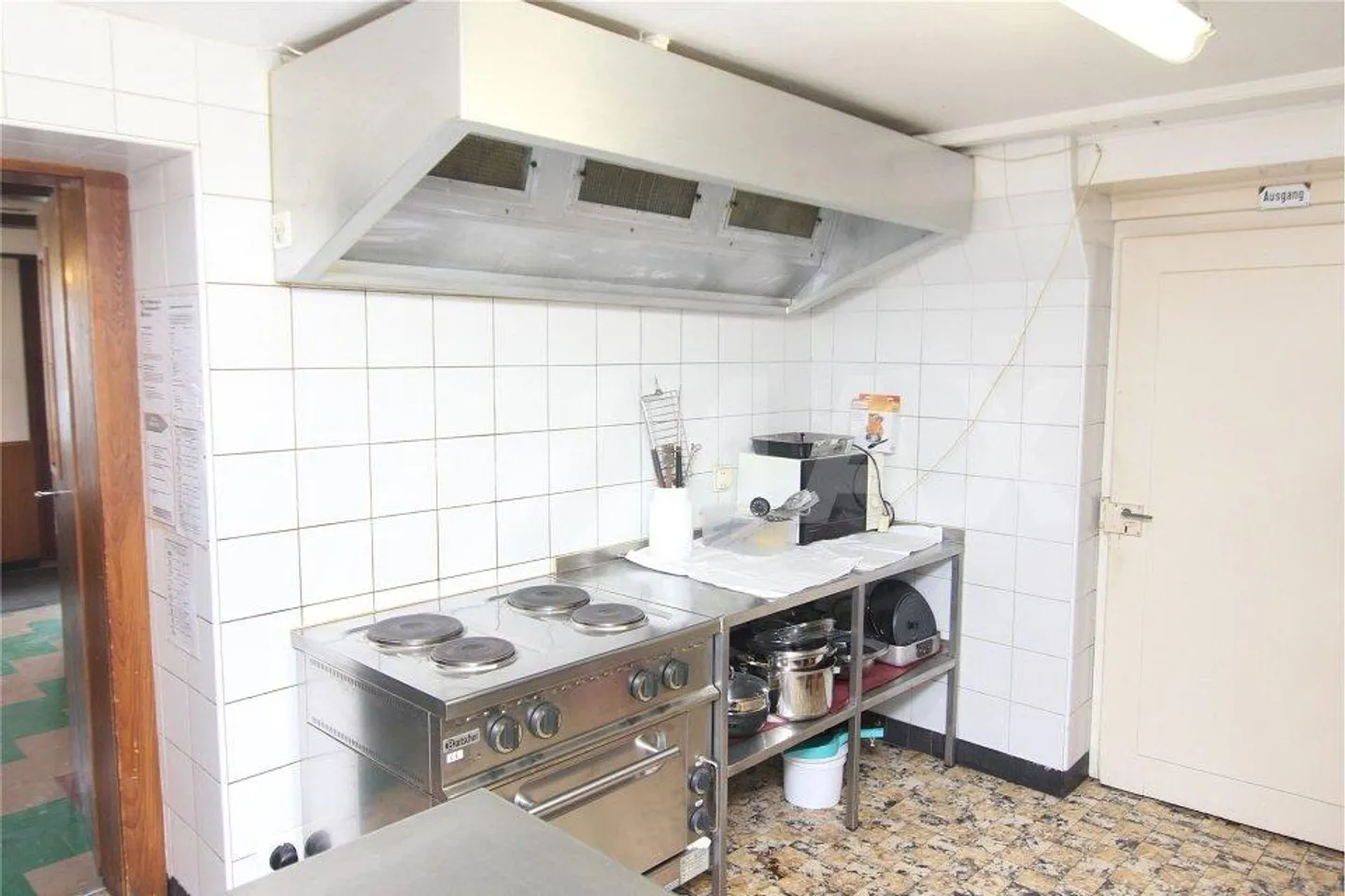 Beaucoup d'espace et de terrain - Photo 4 sur 13