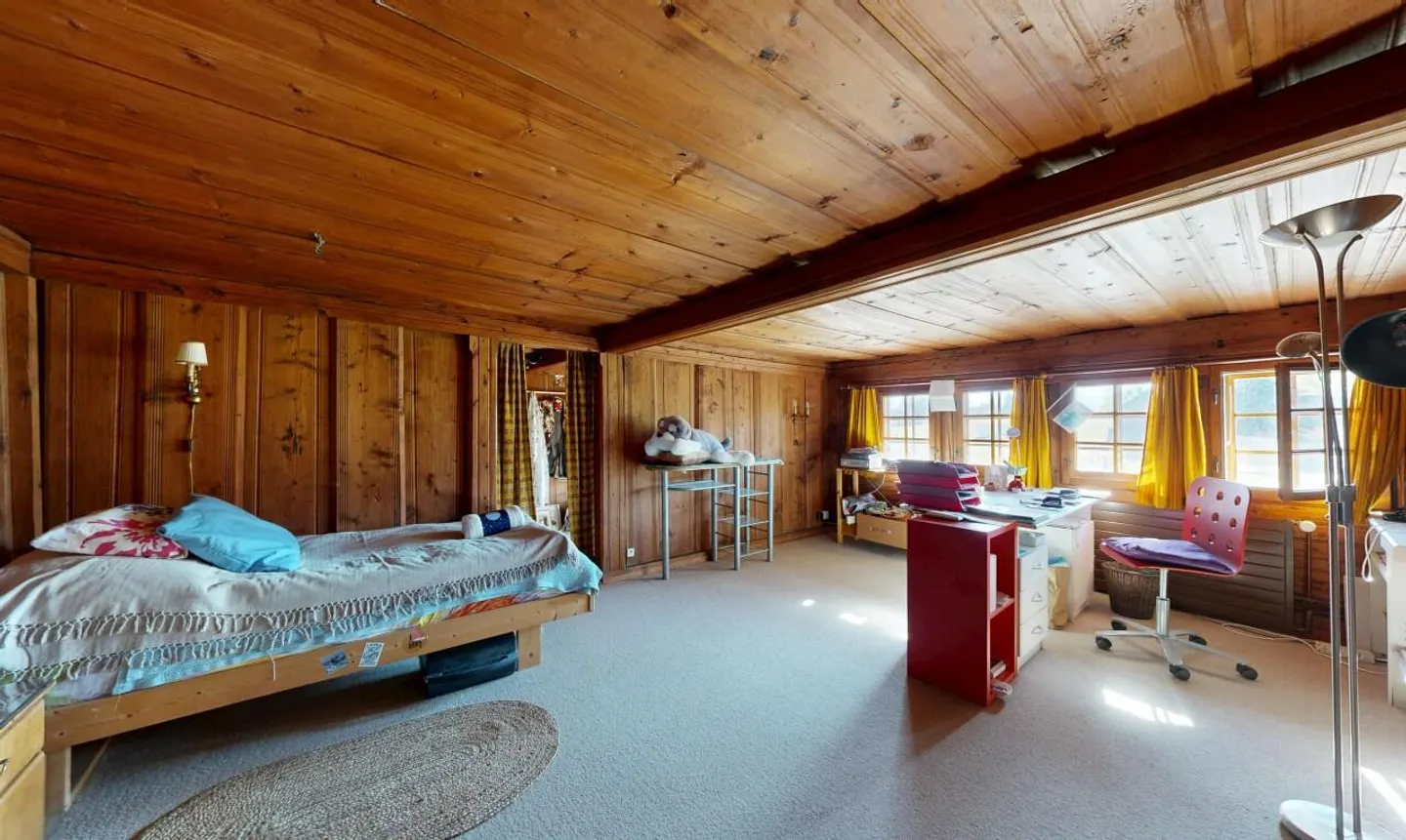 Geräumiges Haus mit großem Potenzial in ruhiger Lage - Foto 9 von 11