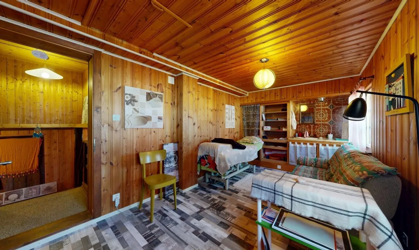 Geräumiges Haus mit großem Potenzial in ruhiger Lage - Foto 10 von 11