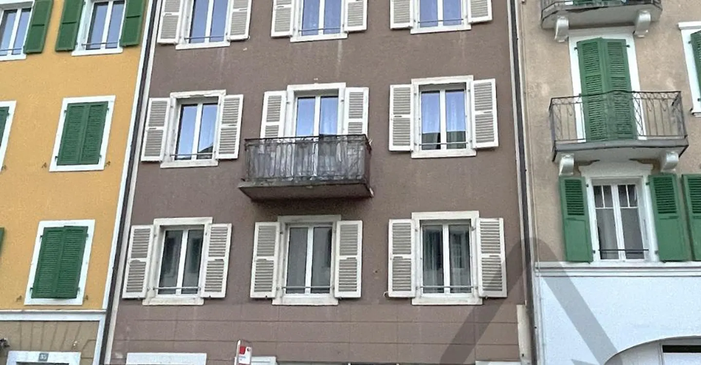 Saint-Imier, income-generating building in the center of the municipality - Photo 15 of 15