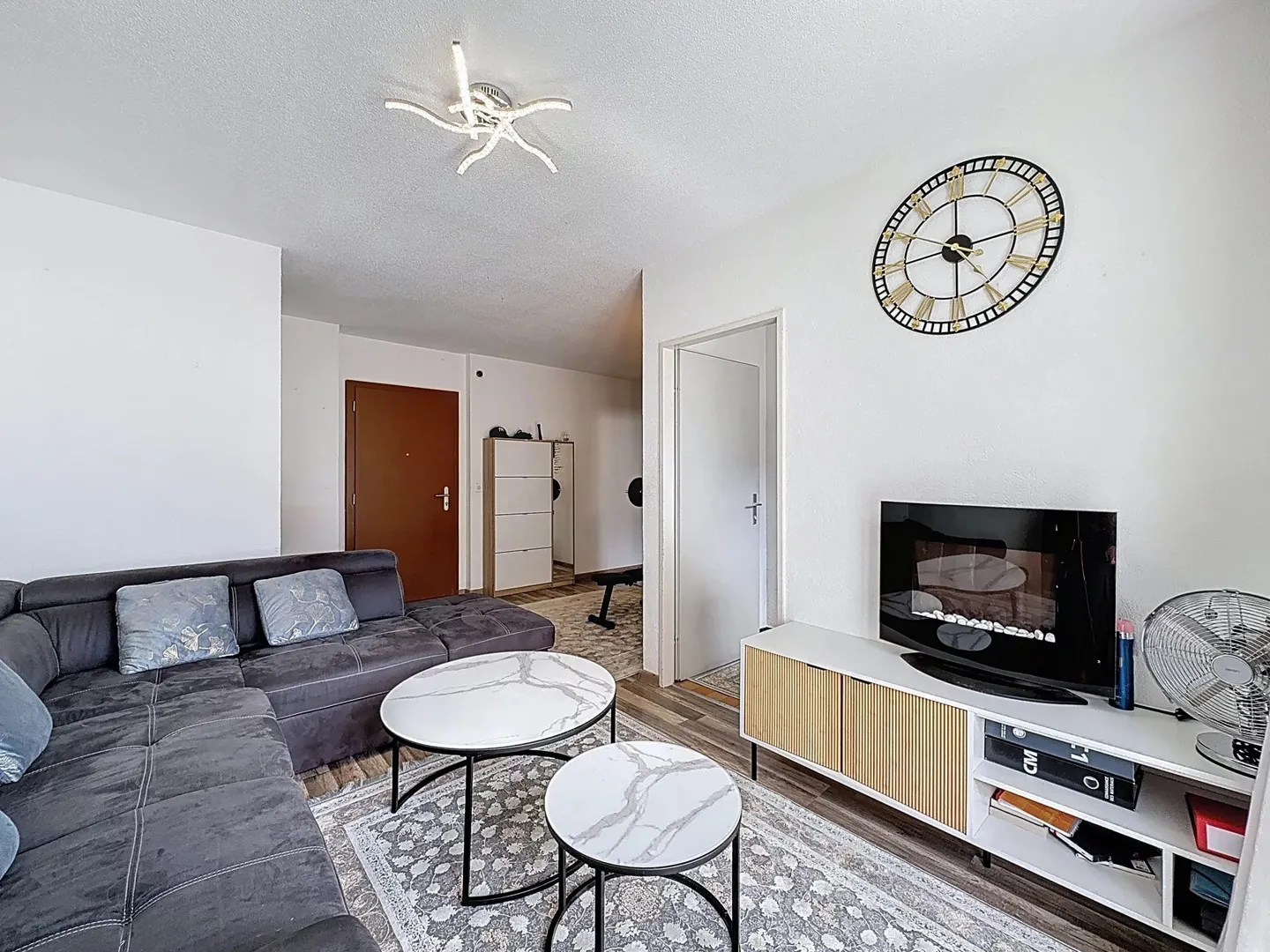 Appartement Charmant avec Vue - Photo 2 sur 6