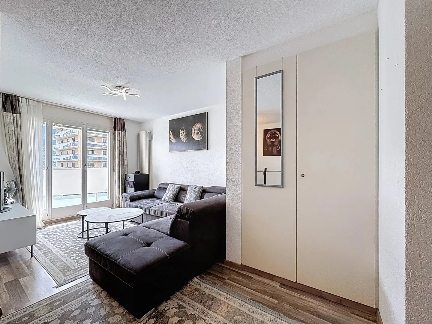 Appartement Charmant avec Vue - Photo 1 sur 6