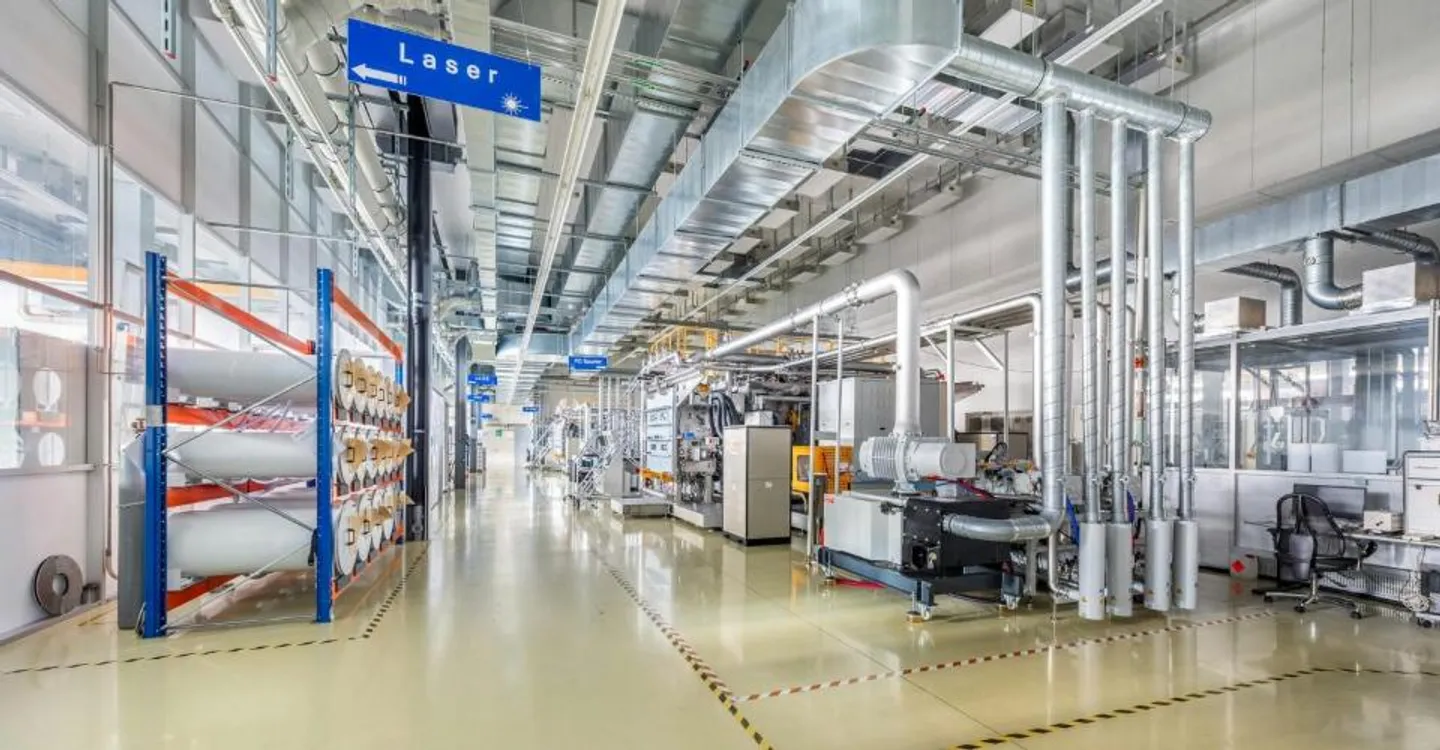 Your production site with high hall, large gates, high floor load - Photo 3 of 7