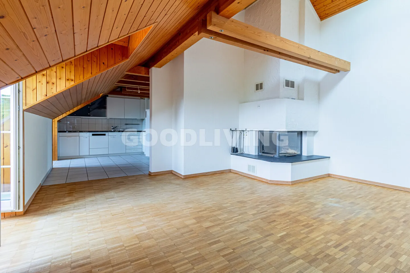 Appartement sous les combles confortable avec cheminée et charme - Photo 4 sur 5