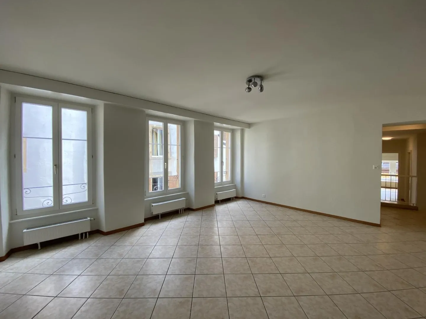 4-room apartment on the 2nd floor - Photo 2 of 7