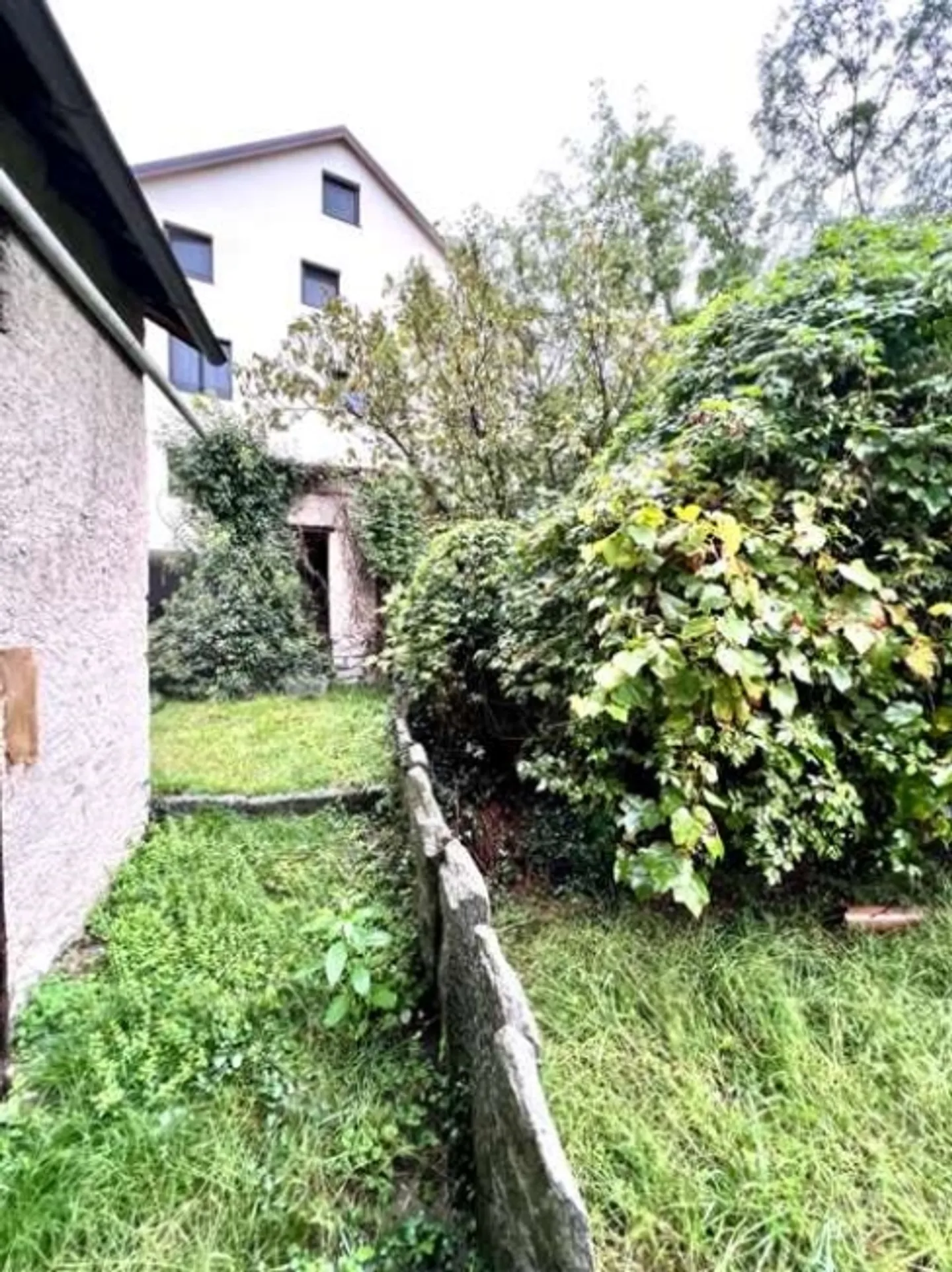 Spacious Ticino House 6.5 Rooms with Garden - Photo 1 of 20