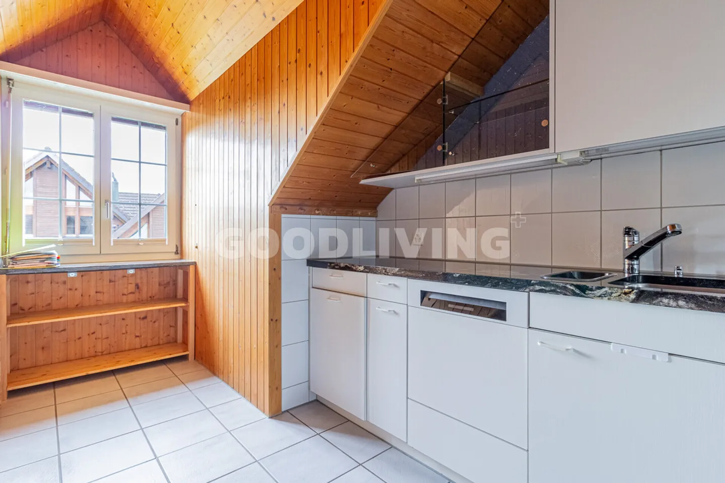 Appartement sous les combles confortable avec cheminée et charme - Photo 3 sur 5