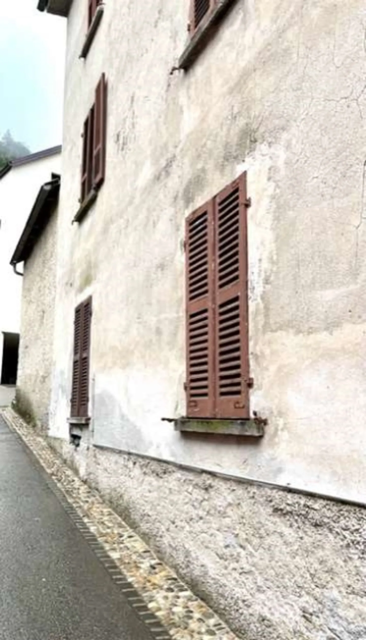 Spacious Ticino House 6.5 Rooms with Garden - Photo 18 of 20