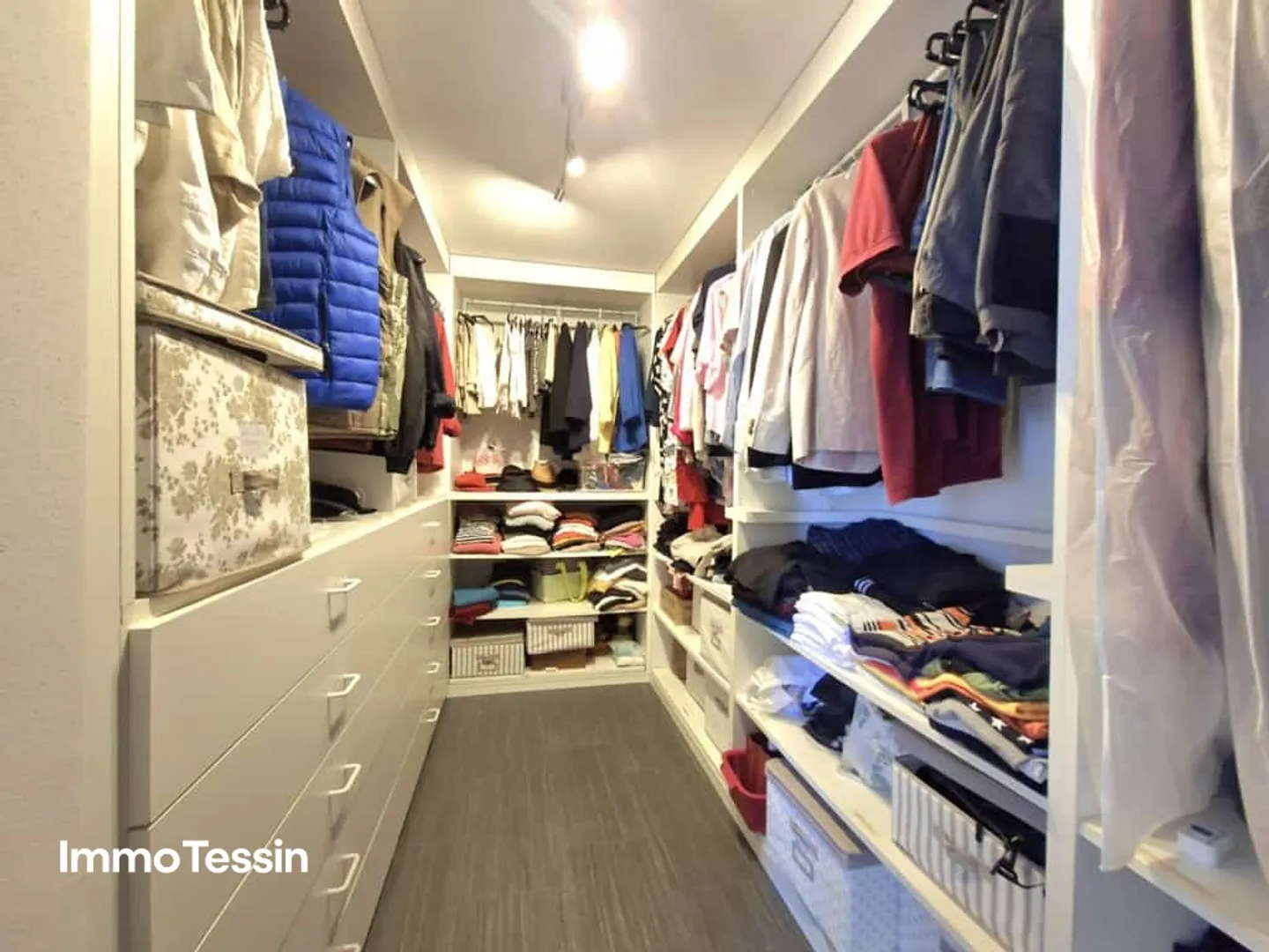 OPPORTUNITÉ EXCLUSIVE : Villa de luxe avec piscine, jardin et vue imprenable sur le lac au bord du lac Majeur - Photo 10 sur 13