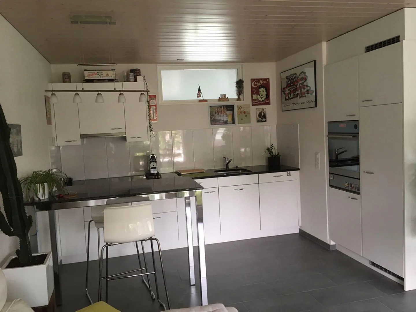 Incantevole appartamento mansardato di 2 1/2 locali ad Amlikon - Foto 1 di 14