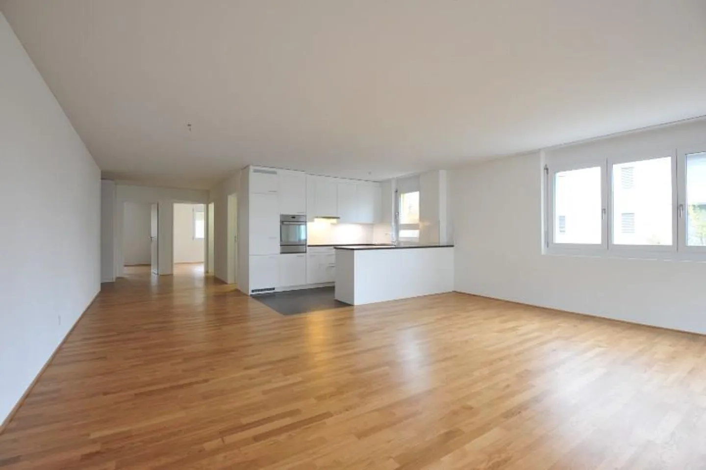 Helle Familienwohnung in Adlikon - Foto 2 von 6
