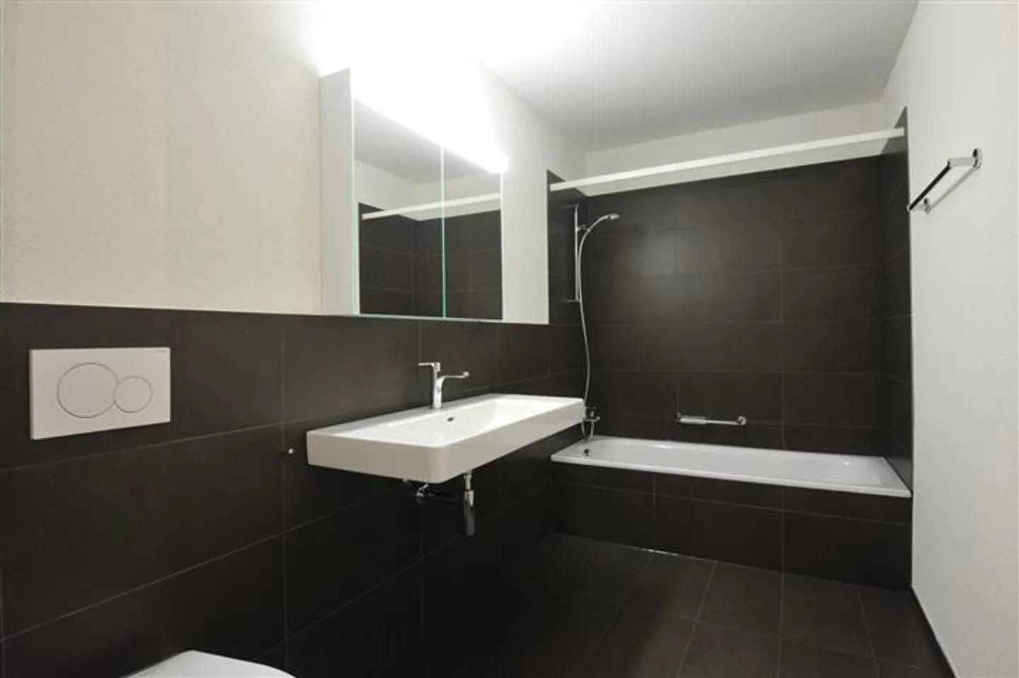 Helle Familienwohnung in Adlikon - Foto 3 von 6