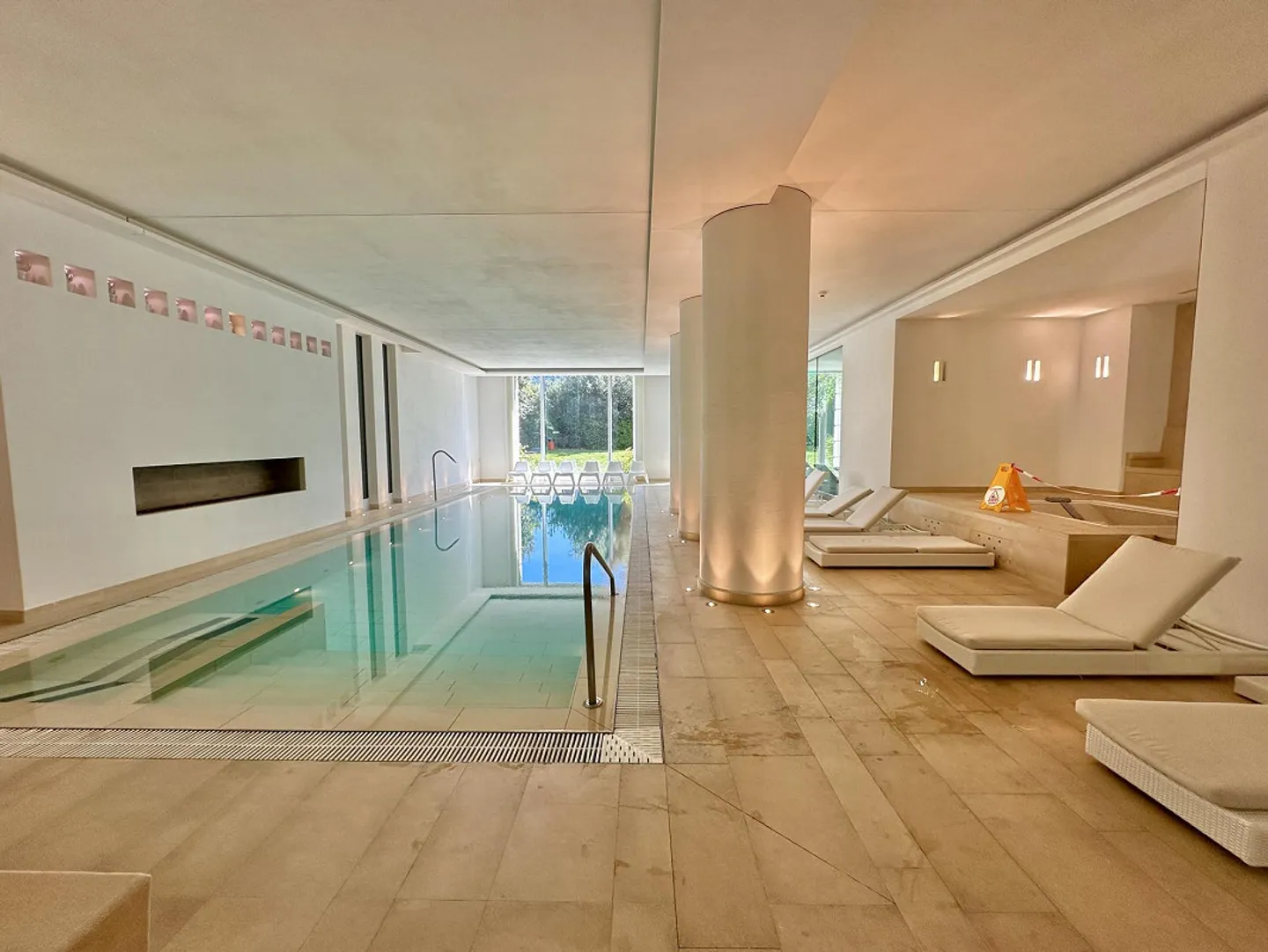 Luxury property with lake view and exclusive amenities in a 5-star resort - Photo 10 of 14