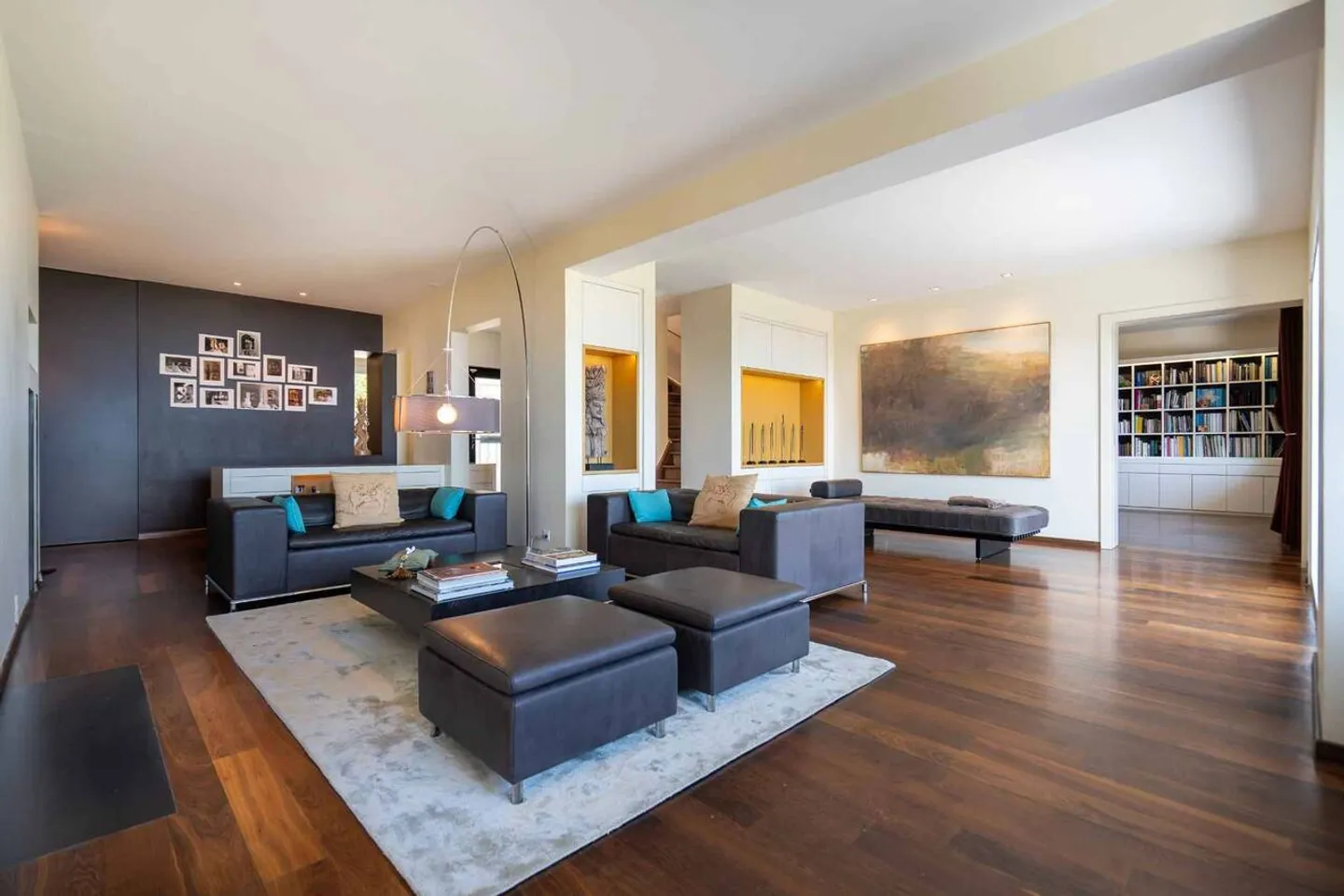 Prestigeträchtige Residenz in einem Wohngebiet - Foto 4 von 13