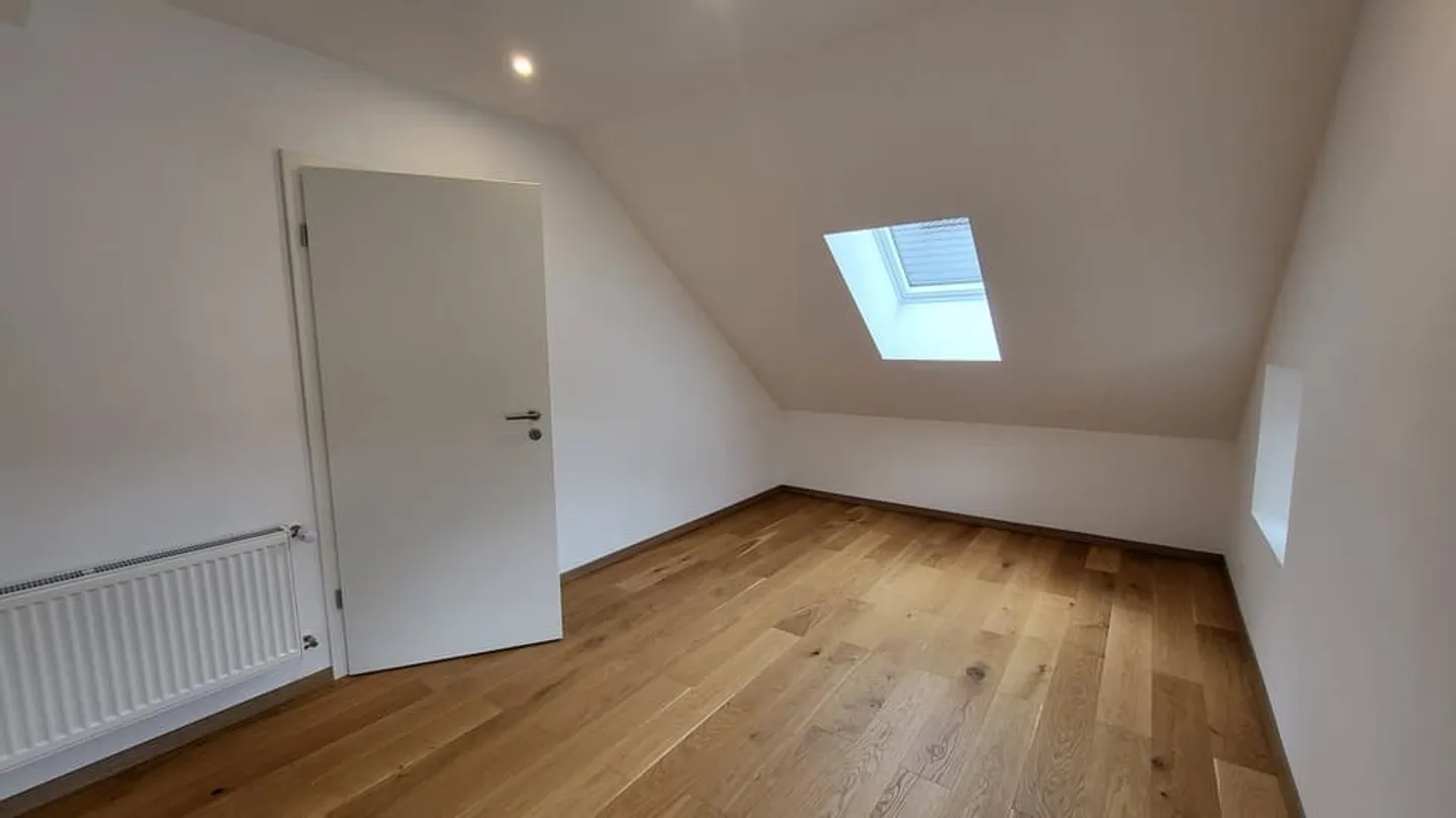 Charming apartment under the roofs with 2.5 rooms in Val-de-Travers - Photo 7 of 10