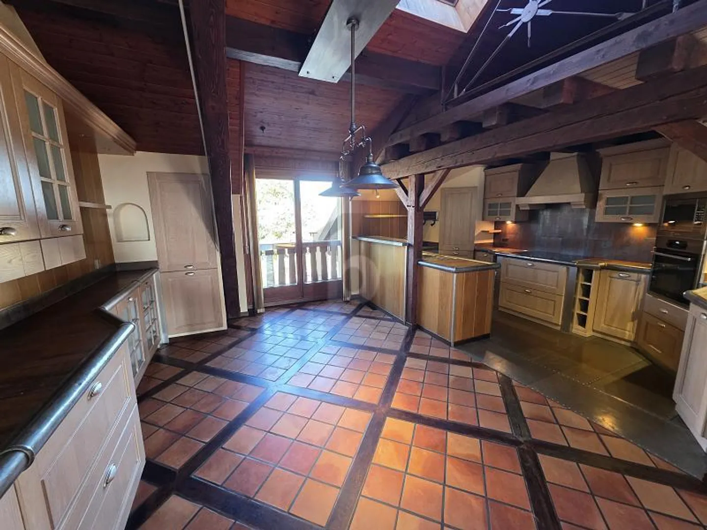 CHIC, SPACIOUS AND IDEALLY LOCATED - Photo 3 of 6