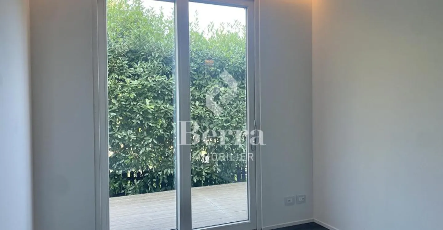 3.5-room apartment of 75 m² – Garden-level with terrace - Photo 2 of 11