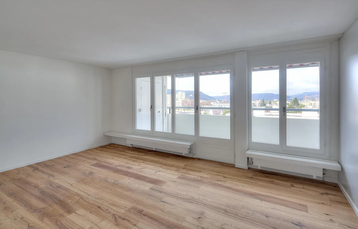 Moderne Wohnung in Nussbaumen - Foto 1 von 7