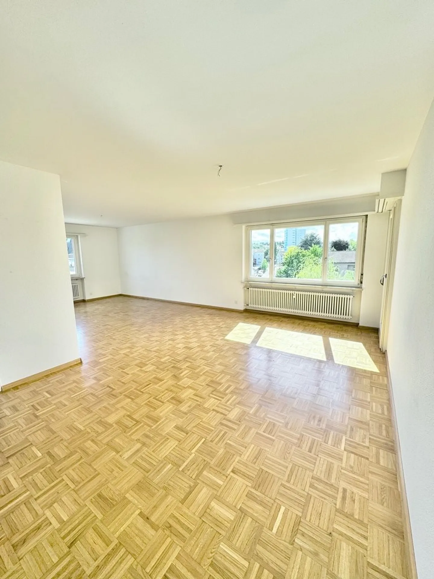 Schöne 3.5-Zimmerwohnung zu vermieten - Foto 2 von 7