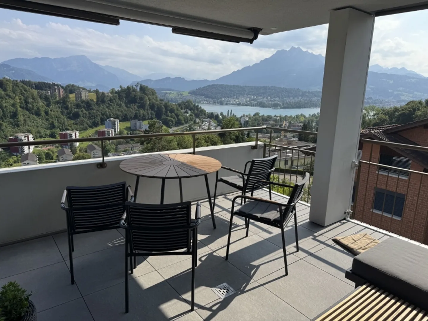 Luxuswohnung mit Seeblick - Foto 1 von 7