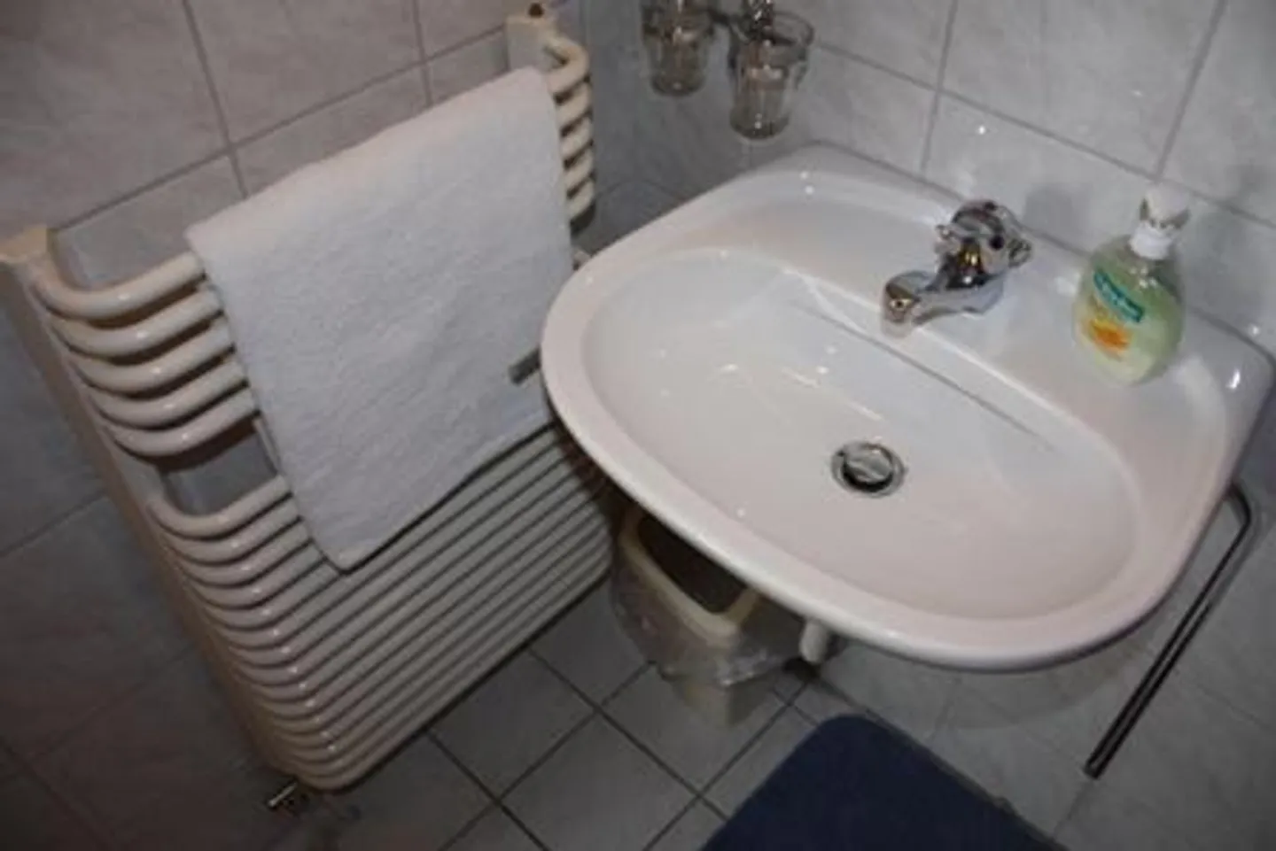 Studio lumineux et meublé - Photo 2 sur 6