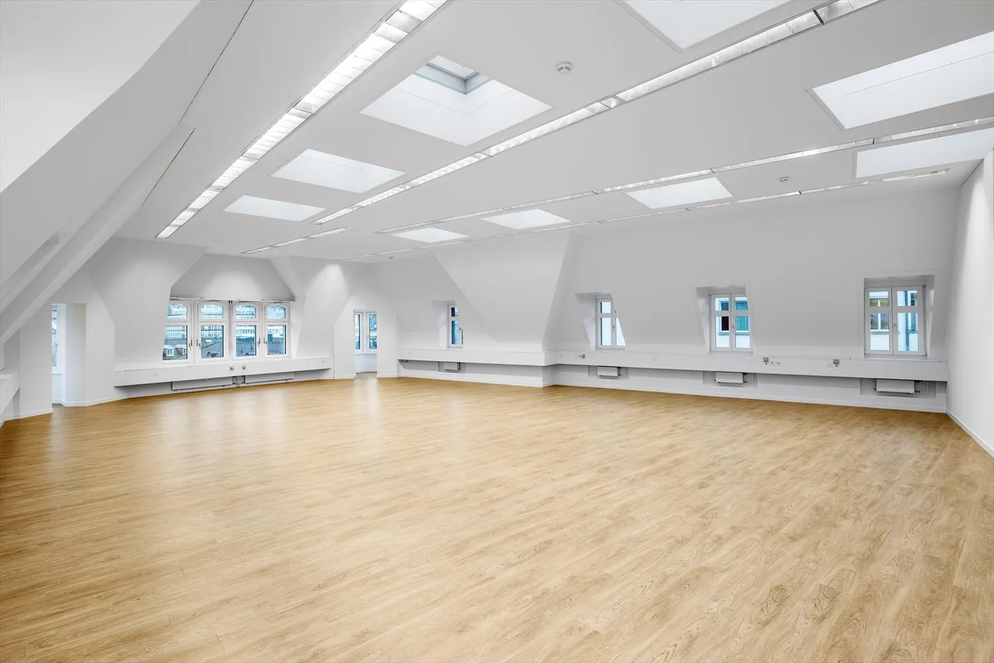 Espace de bureau dans un emplacement privilégié ! - Photo 2 sur 5