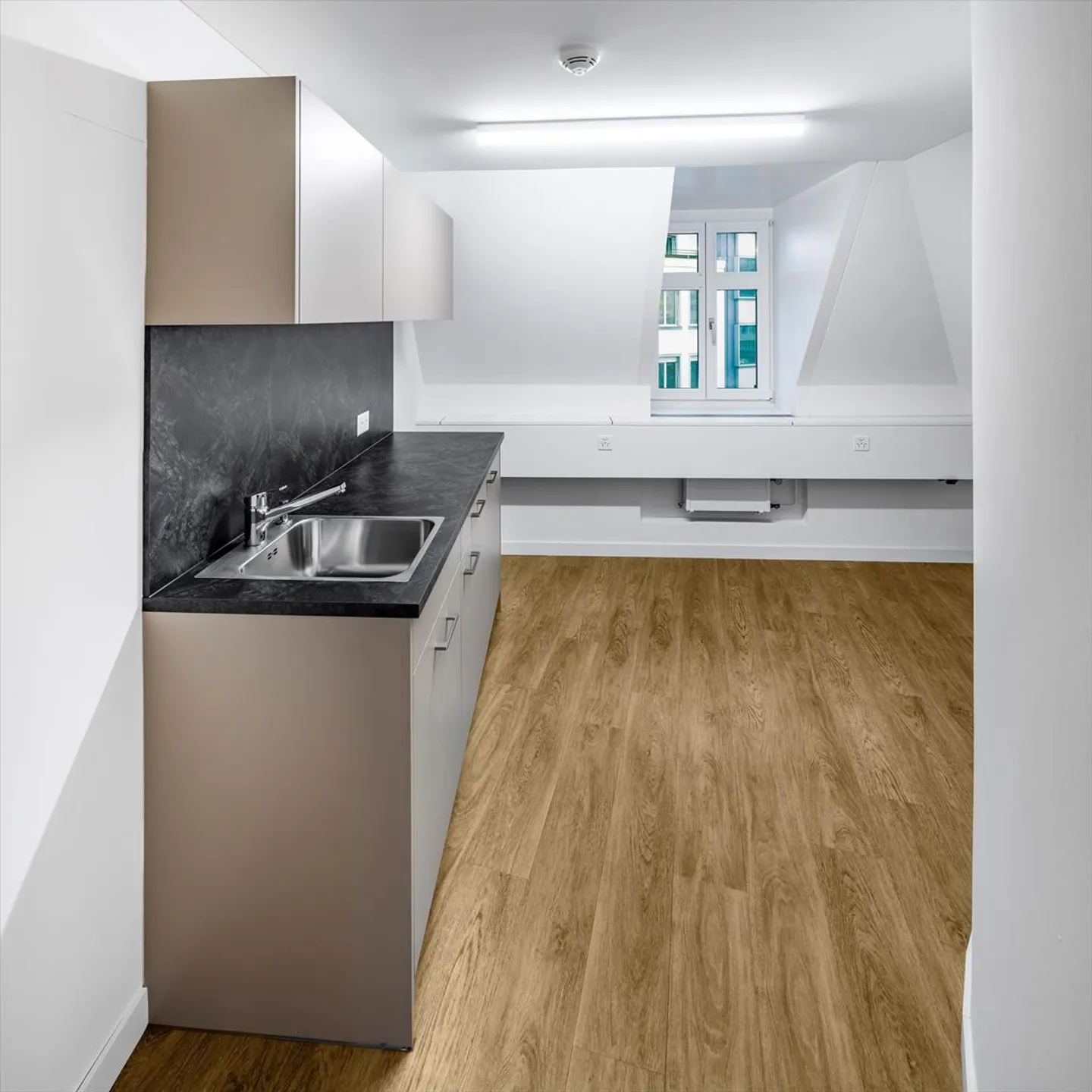 Espace de bureau dans un emplacement privilégié ! - Photo 3 sur 5