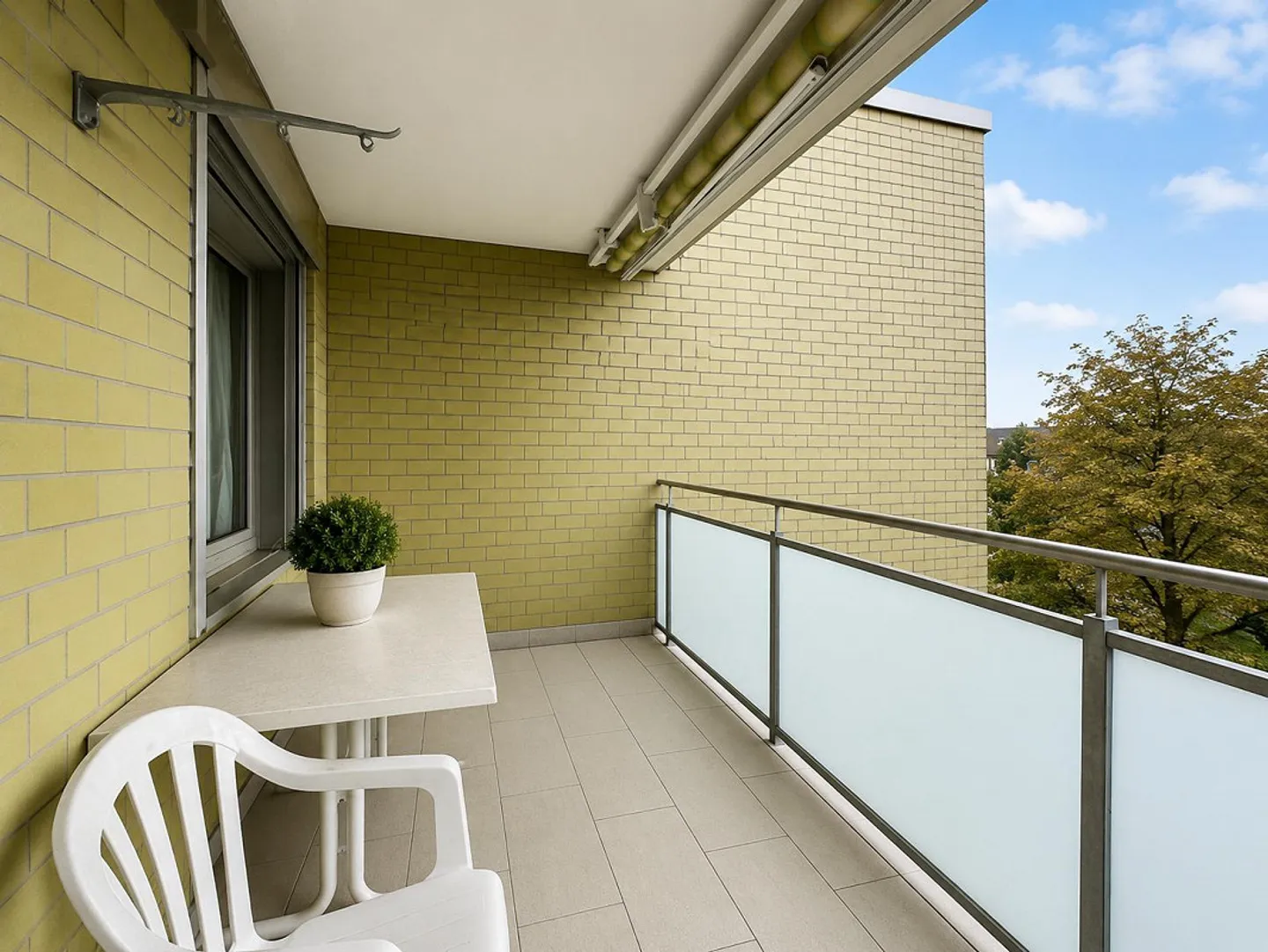 Living in the Green with a Large Balcony - Photo 3 of 8