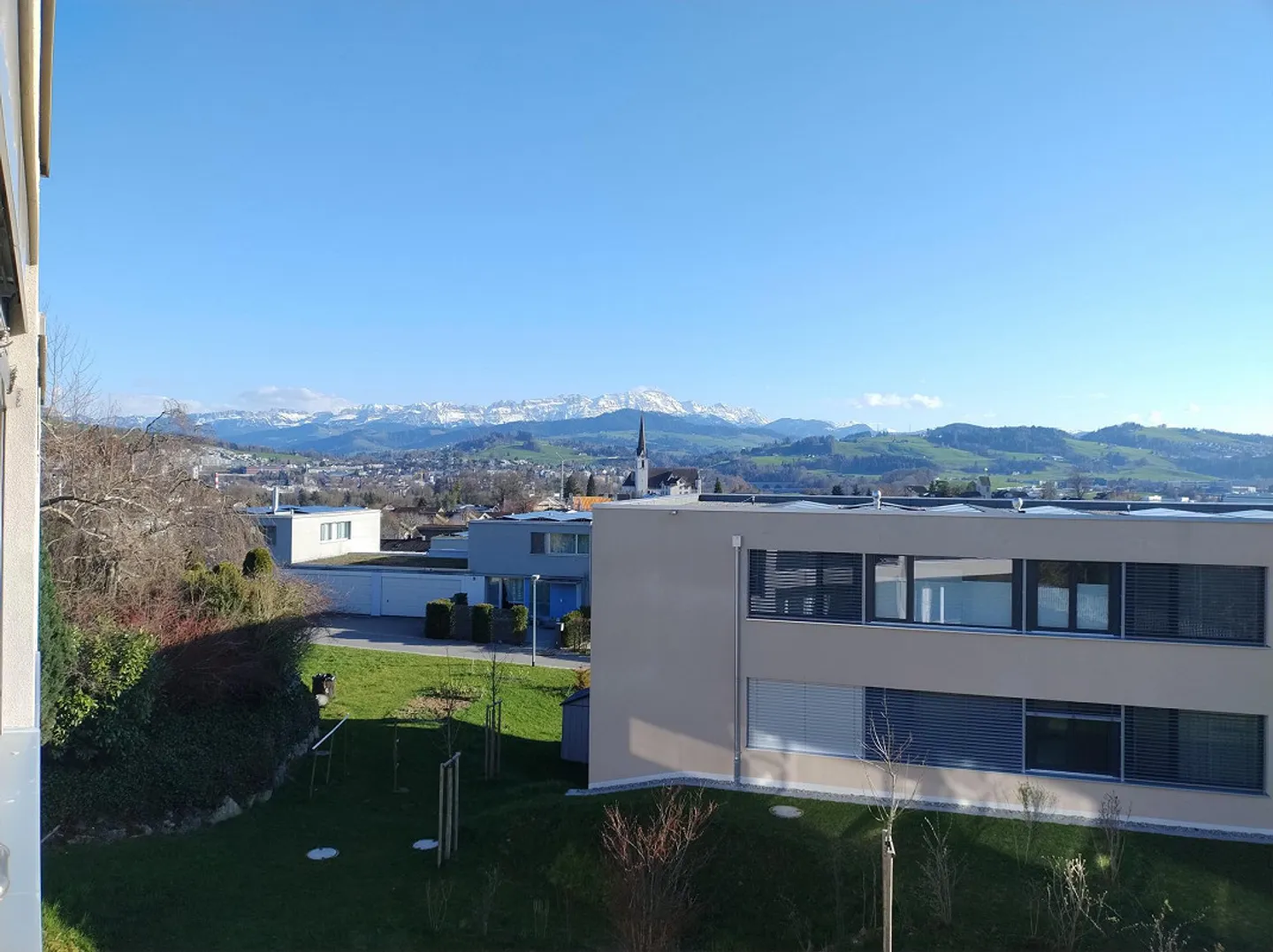 Dernière maison d'angle disponible, avec vue sur le Säntis, dans un endroit calme - Photo 2 sur 21