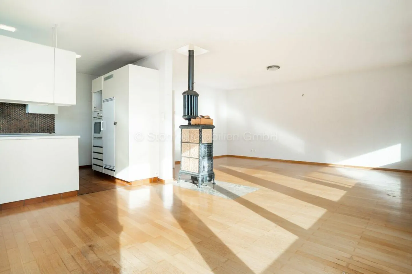 Casa angolare a schiera di 5,5 stanze con ampio spazio circostante - Foto 5 di 20