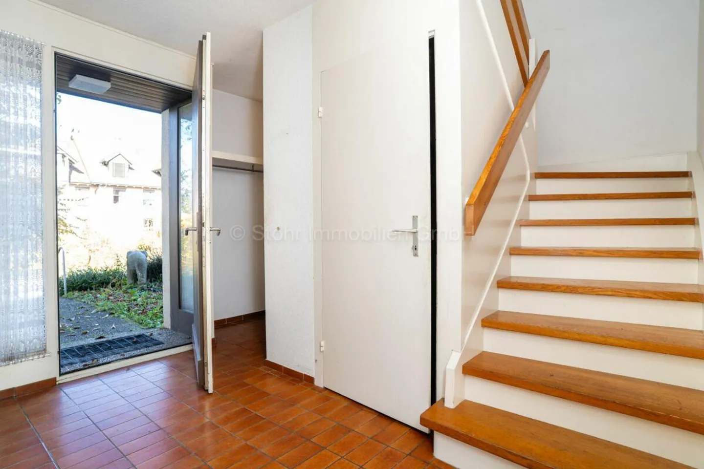 Casa angolare a schiera di 5,5 stanze con ampio spazio circostante - Foto 7 di 20