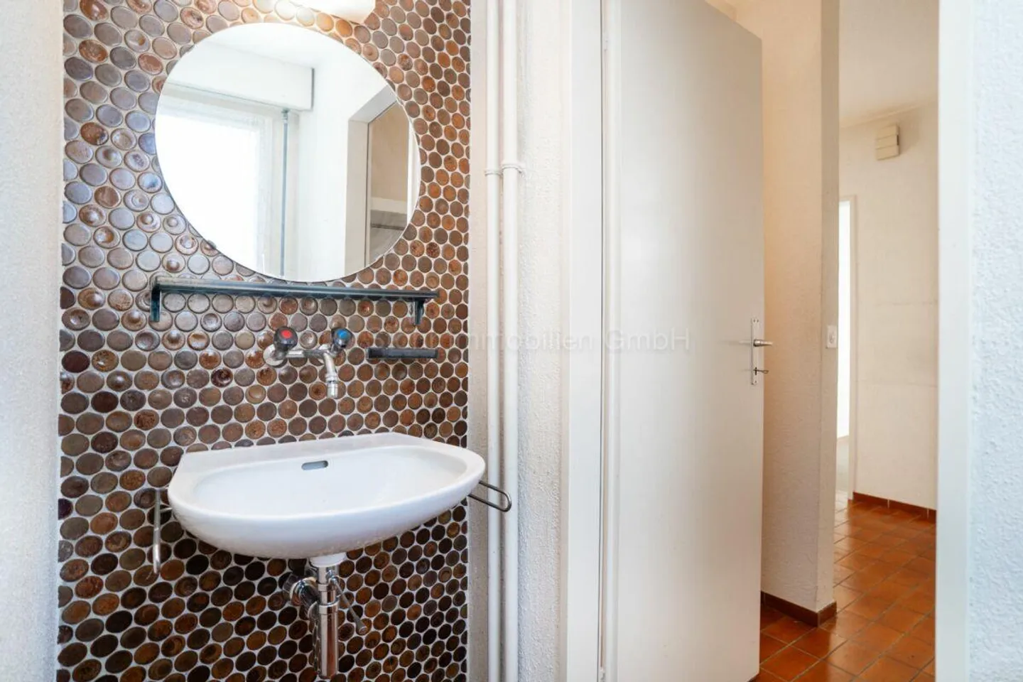 Casa angolare a schiera di 5,5 stanze con ampio spazio circostante - Foto 8 di 20